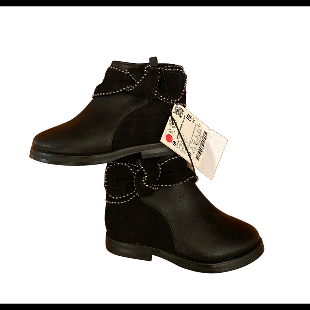 **** HOST PICK ***** BNWT- Zara toddler leather boots 5.5
